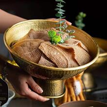 网红商用特色盘子巴奴火锅店毛肚餐具纯手工仿古做旧高脚铜碗