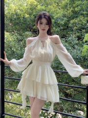 フランスの白い長袖のワンピースのアンドロメダの夏の仙気は腰のシフォンのスカートのハスの葉の辺のケーキのa字のスカートを収めます。