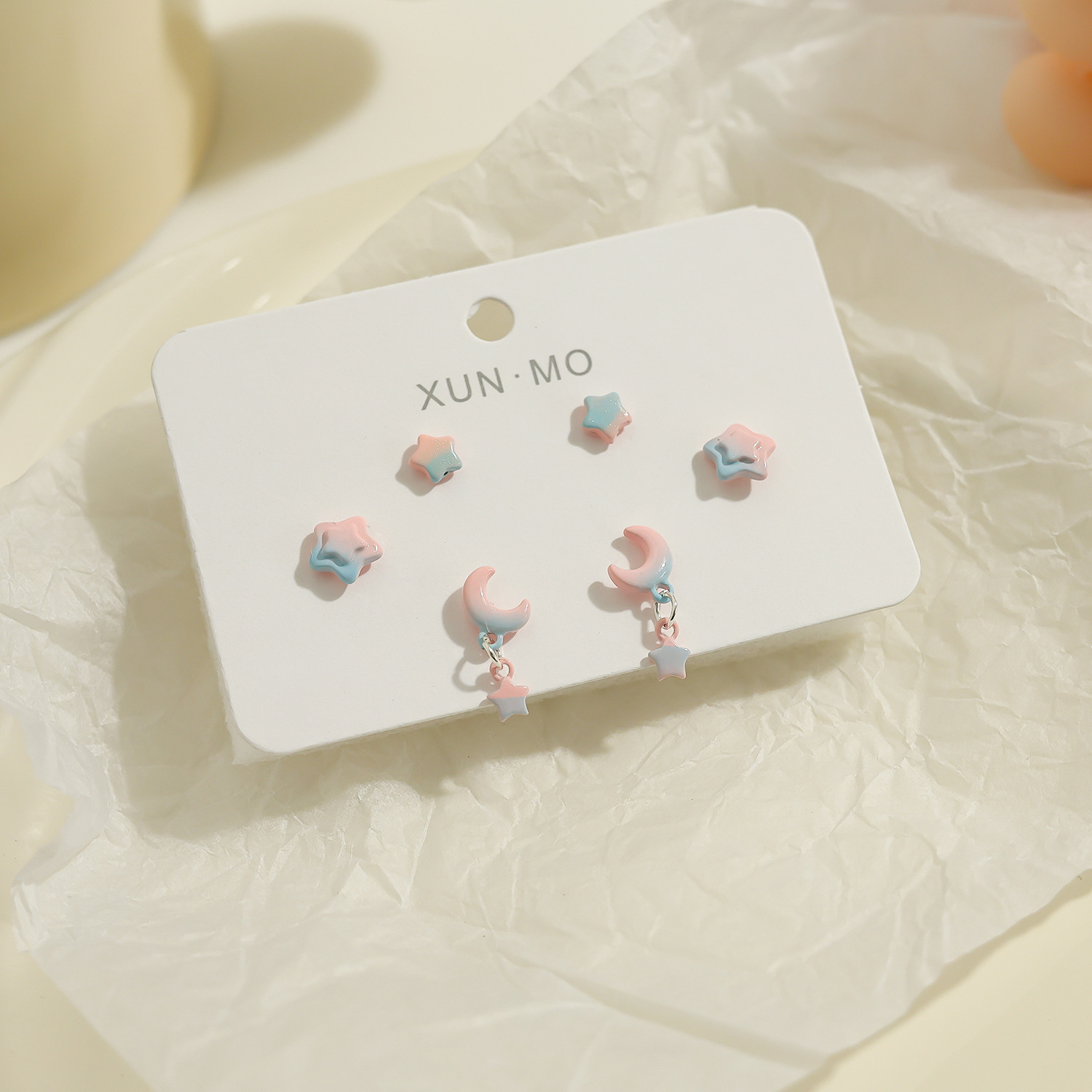 Juego de pendientes de aguja plateados, sencillos y compactos para mujer, pendientes geométricos en forma de corazón, bonitos, dulces y versátiles, venta al por mayor para puestos de mercado