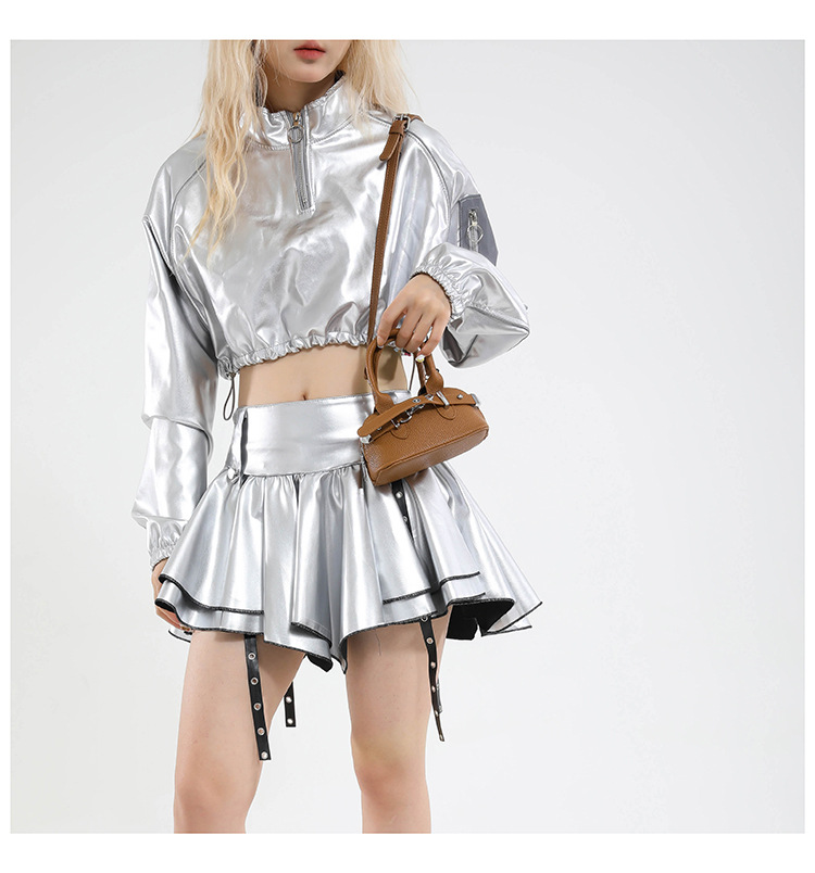 A simple and individual hand-held shell bag, a new Spring/Summer 2025 niche fashion casual shoulder bag, a trendy and stylish crossbody bag undefined