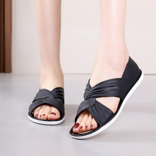 Summer Cross-border New Flat Sandals and Slippers Seaside Beach Shoes Korean Style Flat Heel Casual Women's Slippers