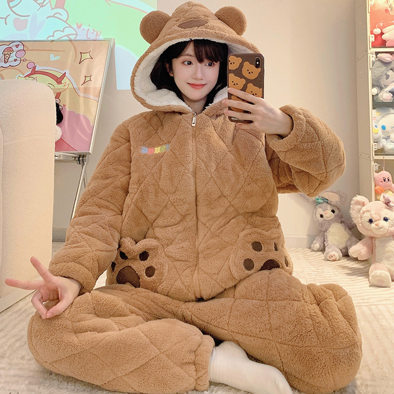 Factory Wholesale Velvet Pajamas Autumn and Winter Three-Layer New Thickened Coral Quilted Warm Home Clothes Outer Wear Suit Factory Wholesale Velvet Pajamas Autumn and Winter Three-Layer New Thickened Coral Quilted Warm Home Clothes Outer Wear Suit