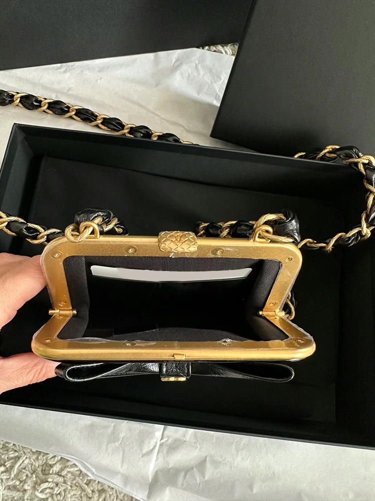 Piccola borsa a tracolla a mano con tracolla singola, design di nicchia, nuova borsa a tracolla da donna con catena, fibbia, oro, alla moda_voghion.com