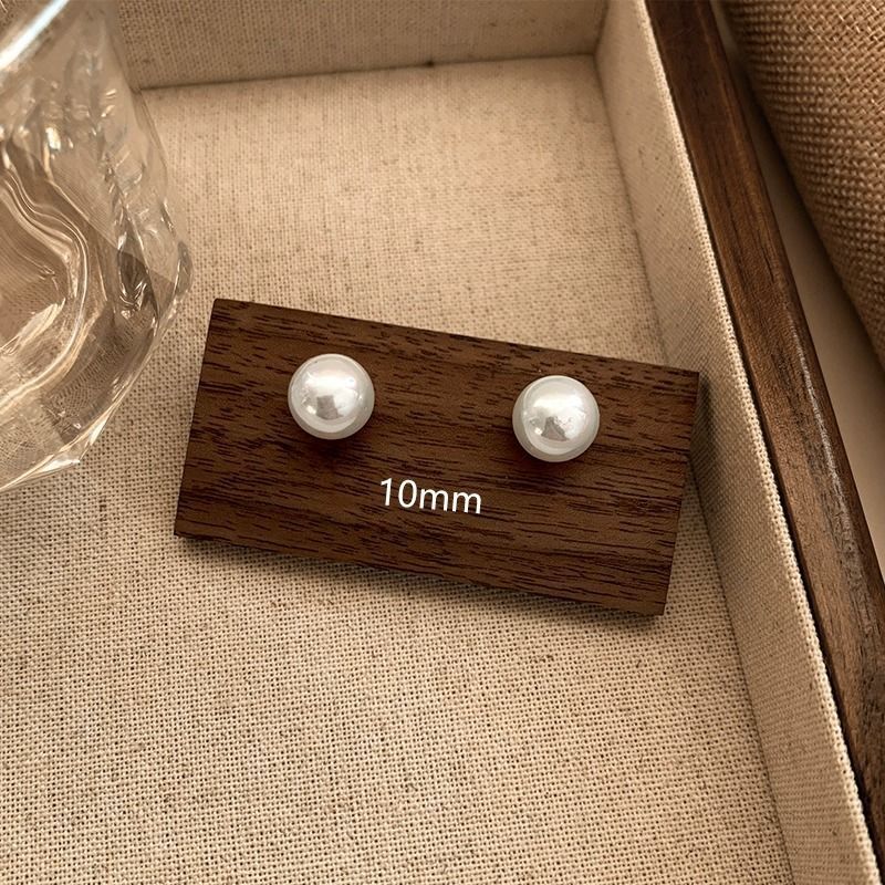 Pendientes transfronterizos, pendientes de metal de alta calidad, pendientes de 2025 nuevos pernos de moda, temperamento ligero y lujoso, pendientes de atmósfera