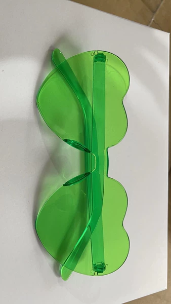 Shiny green