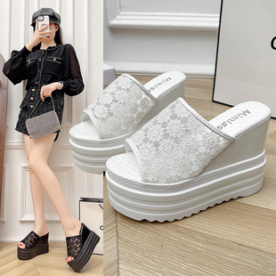�羳�¸�һ�����⴩���2025�ļ���a͸��W��С���ӚW������ЬŮ