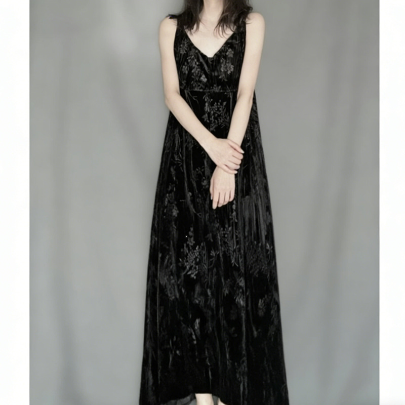 Loose V-neck velvet printed slip dress with drape effect, women's sleeveless tank dress, extra-long suspender dress, long dress Loose V-neck velvet printed slip dress with drape effect, women's sleeveless tank dress, extra-long suspender dress, long dress