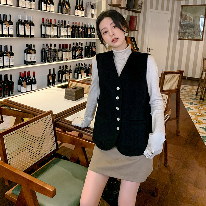 Camel Velvet Women's V-Neck Single-breasted Solid Color Waistcoat Casual Elegant Loose Simple Sleeveless Vest with Pocket Vest