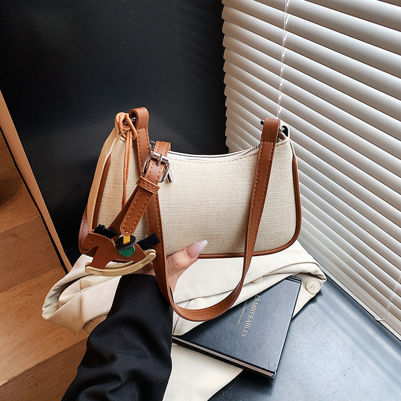 Exquisita bolsa de fuego para mujeres 2025 nuevo verano versátil bolso de hombro bolso de braza colisión color bolso pequeño image 3