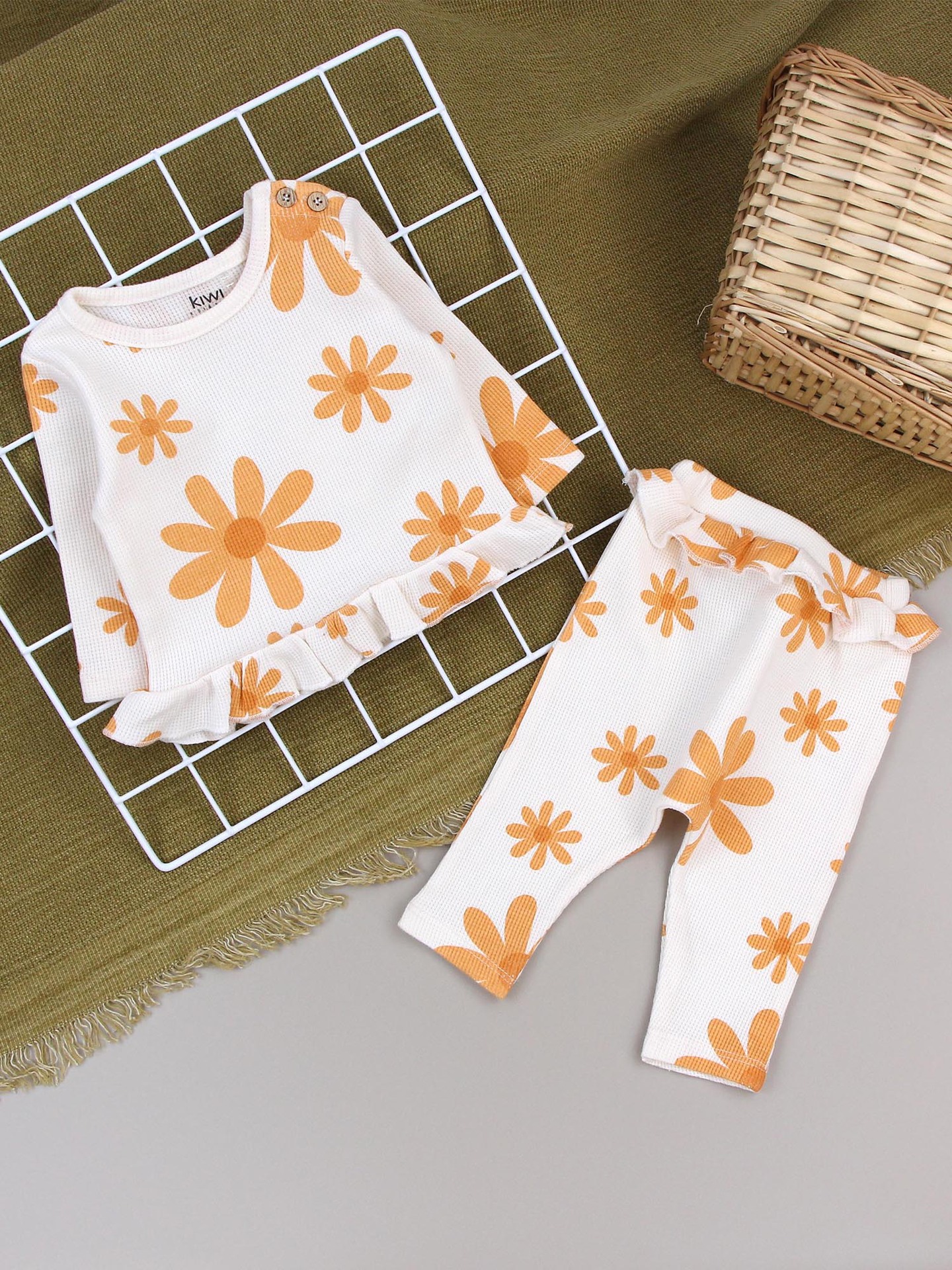 Conjunto de dos piezas de ropa para niños, pantalones largos de manga larga de algodón puro para bebés, niños y niñas, modelo nuevo 2025 para bebés y niños pequeños.