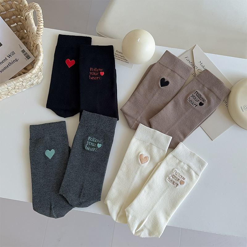 襪子女秋冬新款刺繡愛心字母中筒襪潮流AB不對稱堆堆襪精梳棉女襪