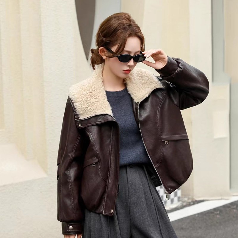 Large Lapel Plus Velvet Leather Short Jacket for Women 2025 Autumn and Winter New Style Warm and Fashionable Cool Motorcycle Pu Leather Jacket