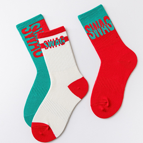 Socks for men, summer trendy lettered mid-calf football socks, street fashion brand sports pile socks, long socks for women