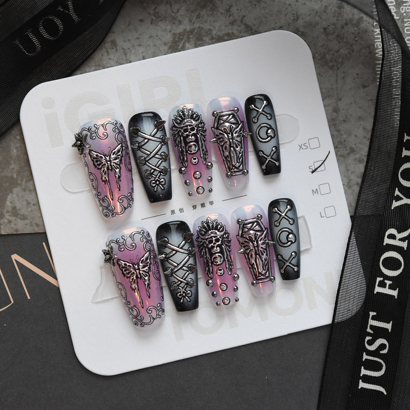 Purely handmade wearable nails with a high-end dark aesthetic, hand-painted nail pieces with butterfly motifs, detachable fake nail patches