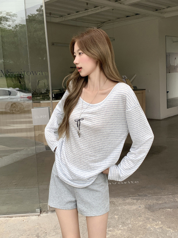 韓国スタイルのレイジースタイルストライプ U ネック日焼け止めブラウス長袖 Tシャツ女性のための 2025 夏の新しいユニークなニッチトップ|undefined