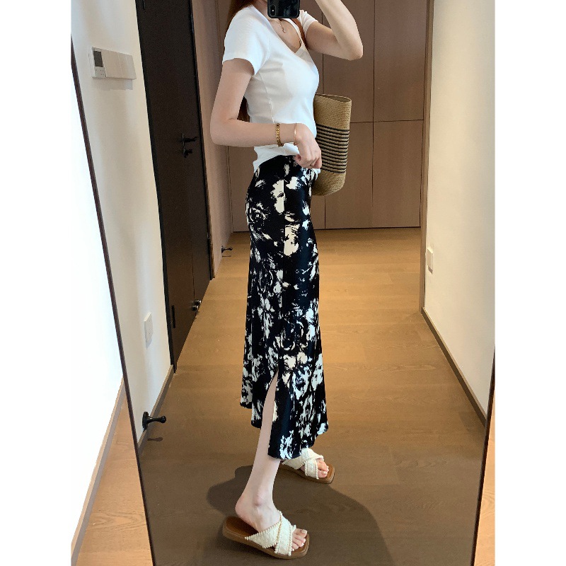 THEWOW Acetate Fiber Skirt with a Dry, Draping Texture and Chinese Ink Painting Print; A-line Skirt with Biscuit Cut, Slit, and Elastic Waist; Perfect for Summer