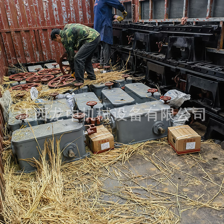 龙中供应循环水式选矿摇床 6S摇床设备 沙金设备 淘金选矿摇床