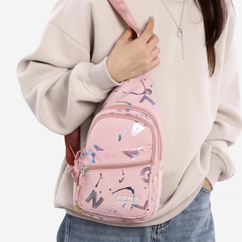 Nuevo bolso de pecho de mujer transfronterizo, moda simple y ligera, bolso de hombro multicapa portátil para viajar, bolso de mochila de teléfono móvil práctico