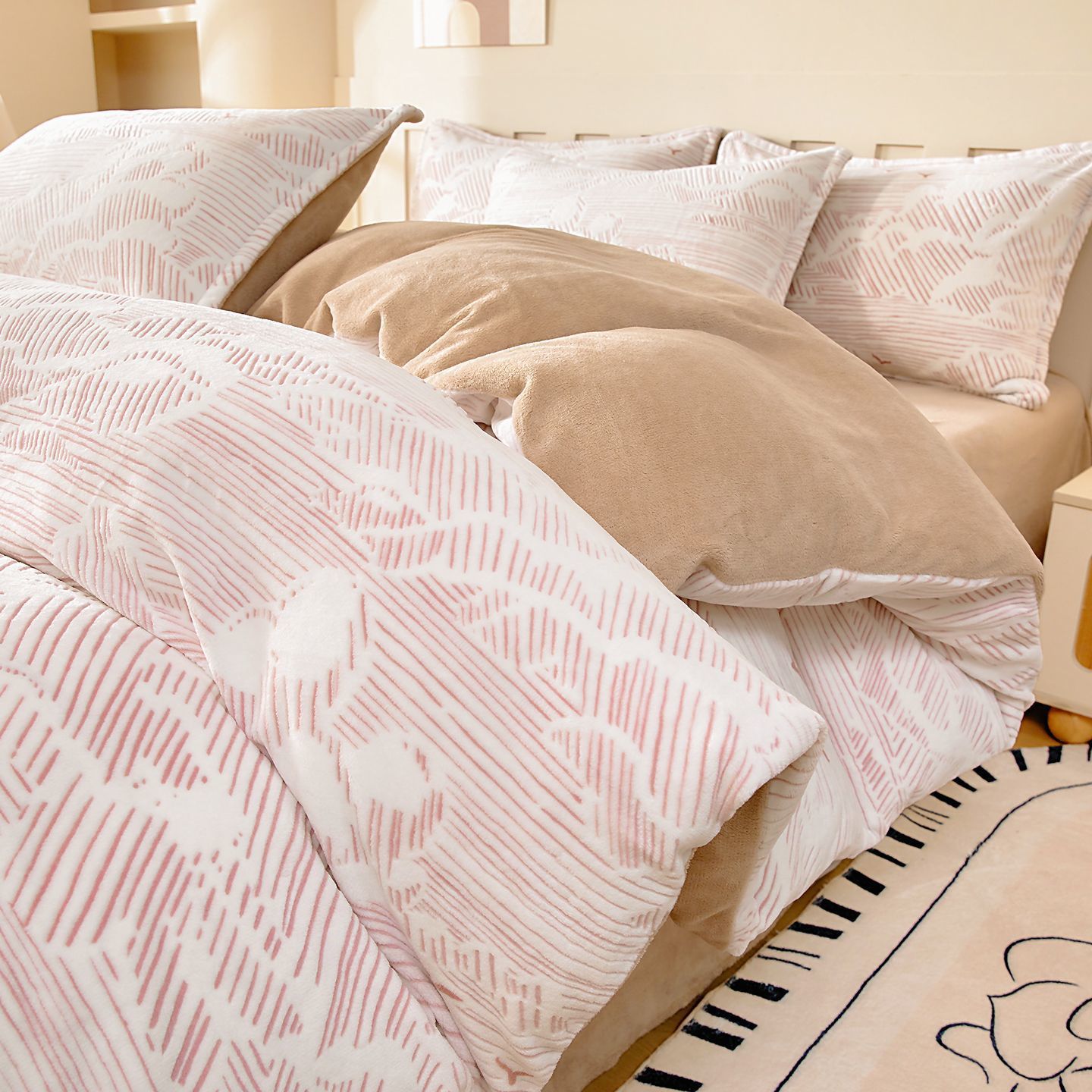 Cama de invierno de lana de cuatro piezas de lana de leche gruesa tallado flange de coral sábanas de lana de invierno de tres piezas