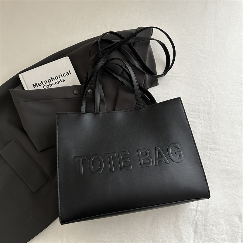 Bolsa de moda coreana de nicho para mujeres 2024 nueva bolsa de clase de estudiantes de gran capacidad, bolsa de hombro universal