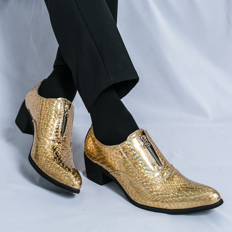 zapatos de hombre comercio exterior transfronterizo nuevos zapatos de cuero casuales tendencia de moda zapatos de cuero elevados tendencia brillante zapatos de cuero punta al por mayor