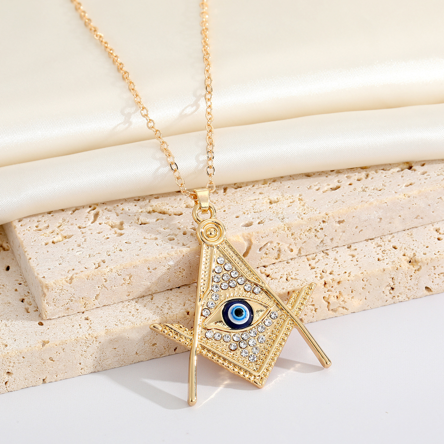 New Devil's Eye Necklace Point Diamond Geometric Turkish Eye Necklace Pendant display picture 2