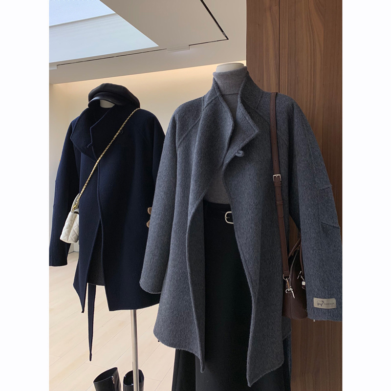 New Product Sheep Wool Curred Sleeve Design Vertical Collar Short Profile Coat Small Women's Loose Double-sided Tolen Coat