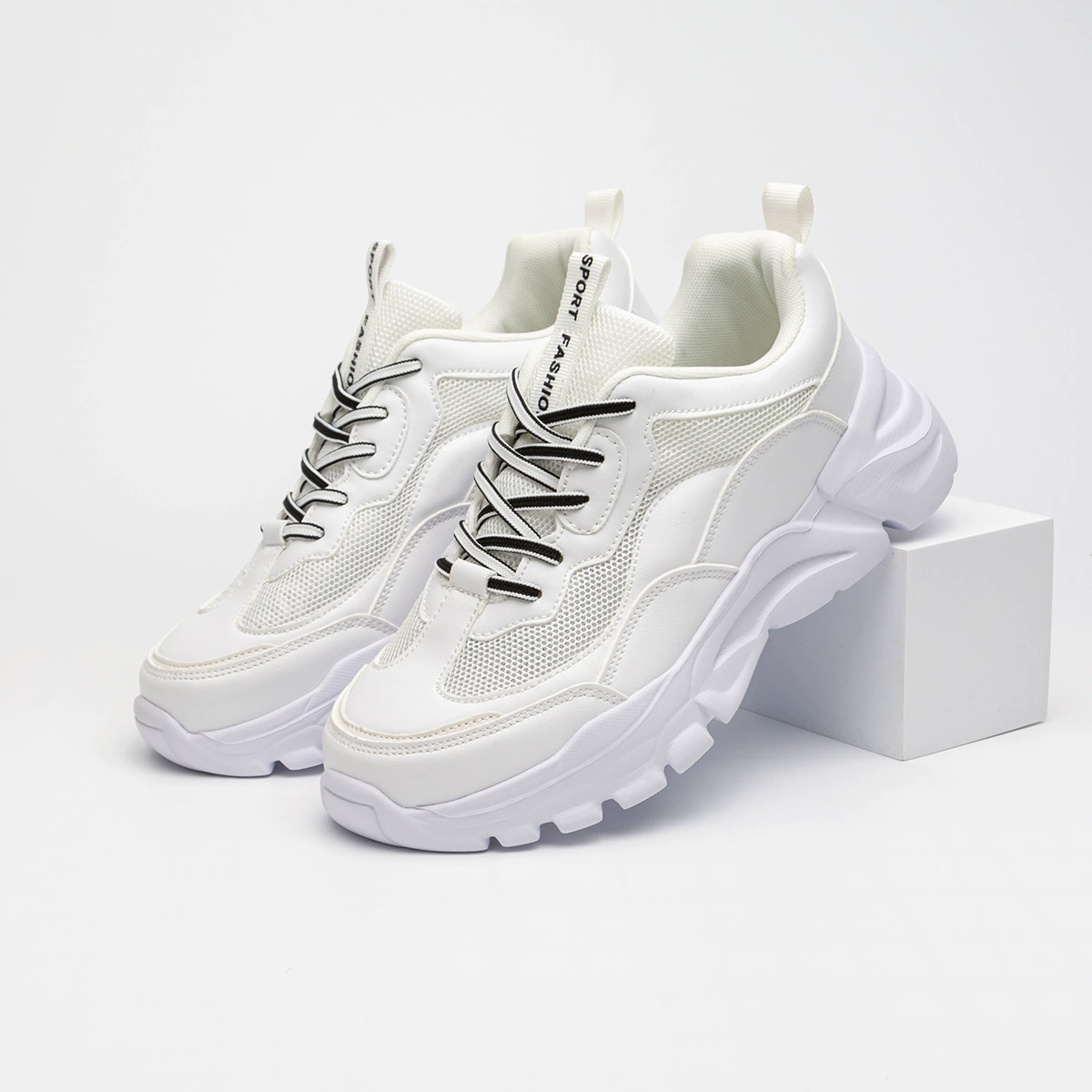 Новая модная обувь отца дикий ретро Mailard чувство высокого уровня повседневный тренд круглая голова