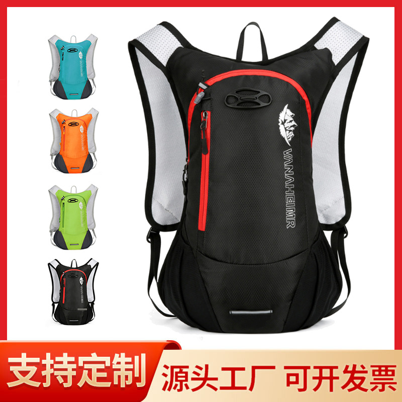 Travel bag for cycling