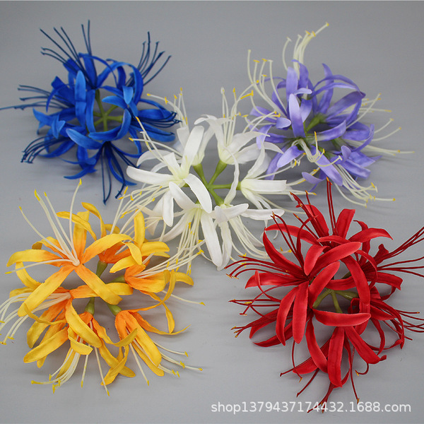 Red retro hair accessory