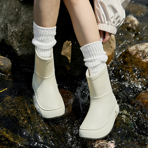 Japanese and Korean Fashion Women's Slip-Resistant Waterproof Rain Boots Outdoor Mid-Calf Rubber Boot Covers