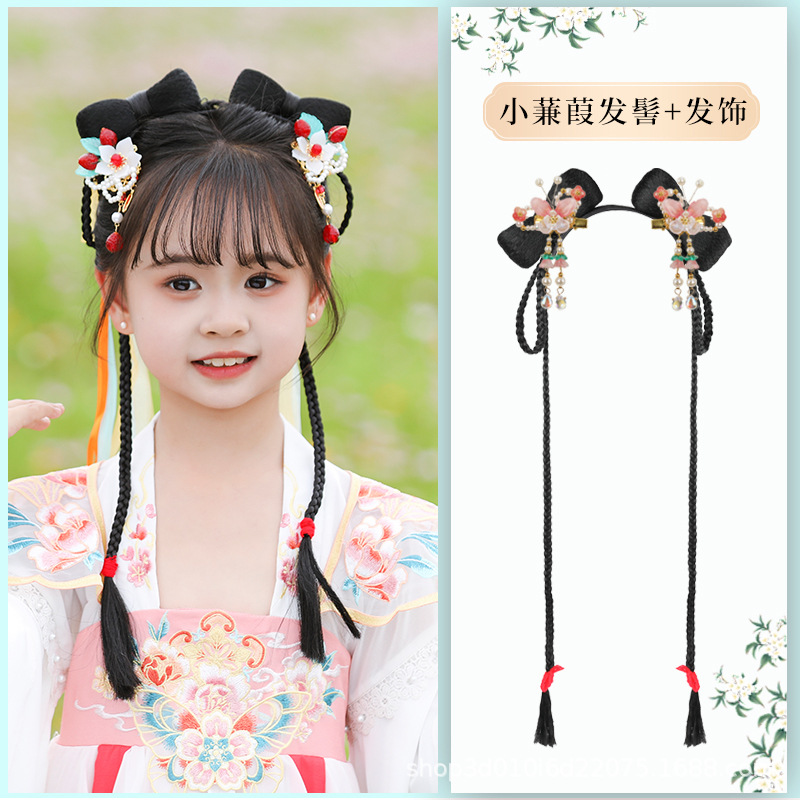 작은 번 + 분홍색 나비