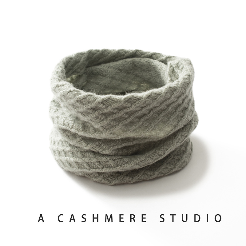 Autumn and Winter Unisex Cashmere Neck Warmer, Thickened and Warm, Knitted Cashmere Neck Gaiter, Pullover Style for Cold Protection and Neck Protection