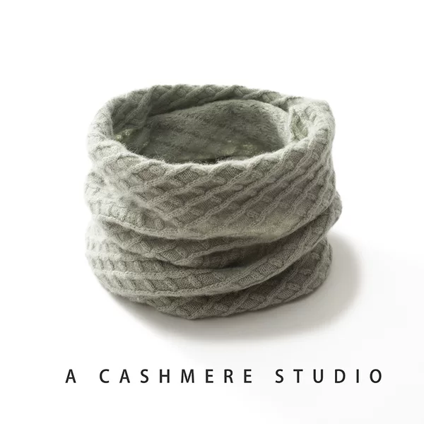 Autumn and Winter Unisex Cashmere Neck Warmer, Thickened and Warm, Knitted Cashmere Neck Gaiter, Pullover Style for Cold Protection and Neck Protection