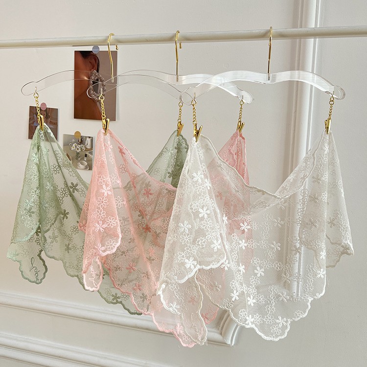 French-Style Heart-Shaped Silk Scarf, Versatile Lace Triangle Scarf for Spring and Summer, Women's Printed Decorative Headscarf, Hair Tie Ribbon, Small Silk Scarf