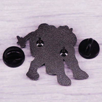 Yaxa sancaqları God Enamel Pin