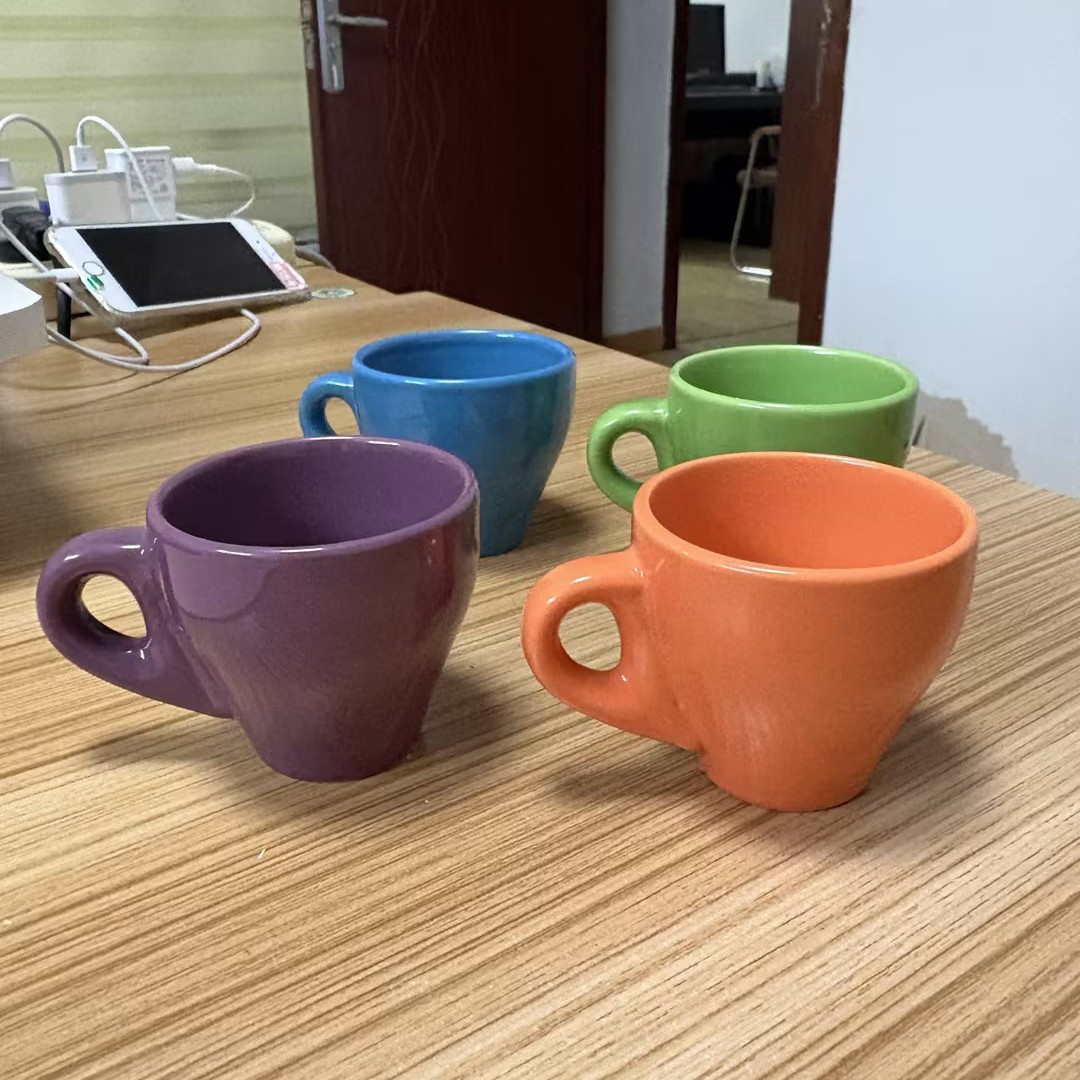 Fabricantes de tazas de cerámica personalizadas al por mayor suministro directo de comercio exterior 11oz impresión LOGO taza de sublimación de transferencia de calor hueso taza de agua de porcelana