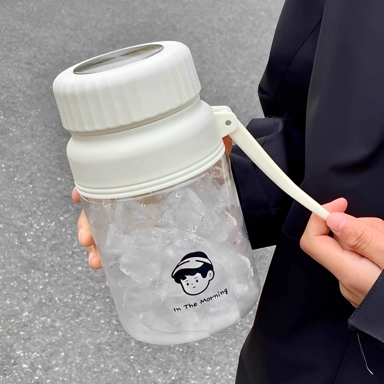 Пластиковая водная кружка? Wait: 'Plastic water cup' would be пластиковый стакан для воды, 900 мл, термостойкий, портативный для студентов и спорта