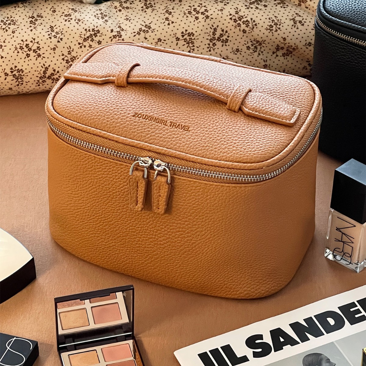 Caja de cosméticos de gran capacidad de cuero de viaje portátil, bolsa de almacenamiento, bolsa de lavado, bolsa de cosméticos portátil para mujer, nuevo estilo 2025