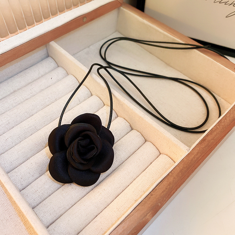 Tela hecha a mano collar de Rosa artificial diseño personalizado temperamento clavícula cadena cercanías collar de moda de alto grado