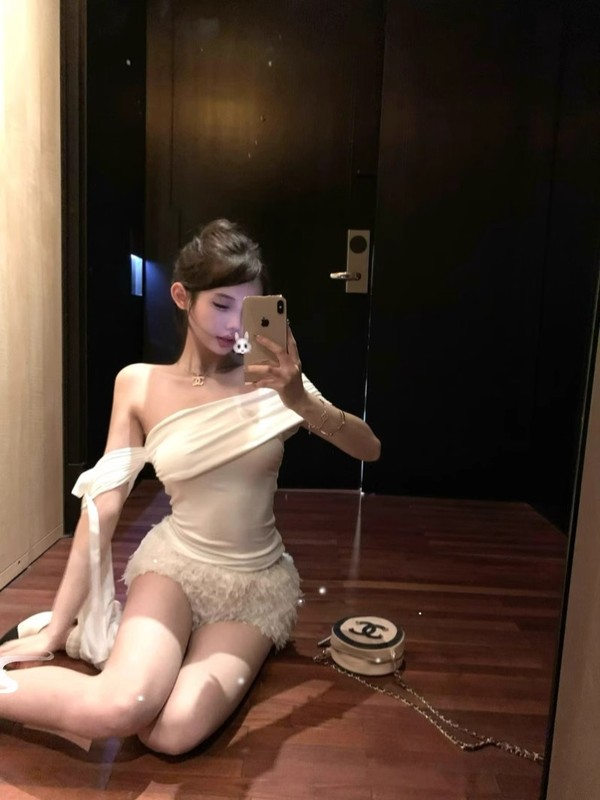 女性用ワンラインカラーホワイトリボン半袖Tシャツ、夏用スリムデザイン、ウエストを引き締め、タイトでスリムなオフショルダートップ|undefined