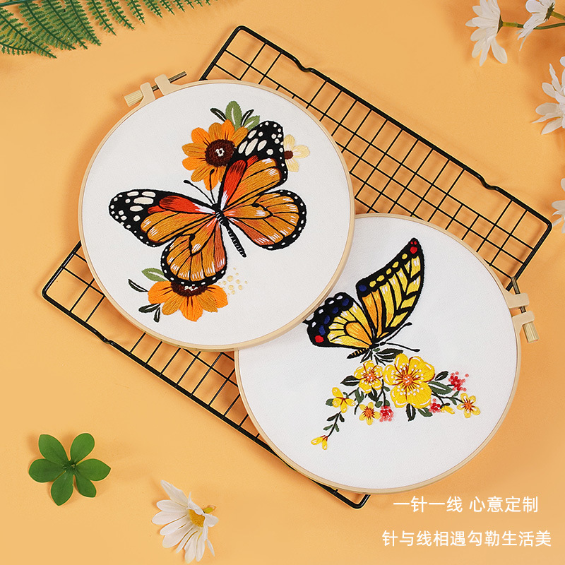 Original nuevo DIY bordado hecho a mano material paquete Zhuang Zhou Mengdie Flor Mariposa bordado kit transfronterizo Inglés