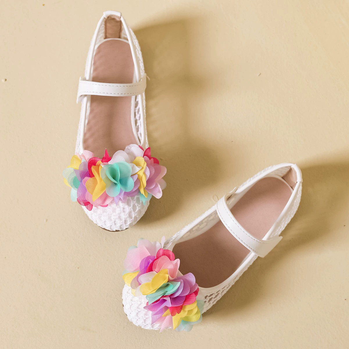 Трансграничная девушка весна и лето мода плоская обувь цветочная принцесса обувь 2024 новая сетка детская дышащая красивая доска обувь
