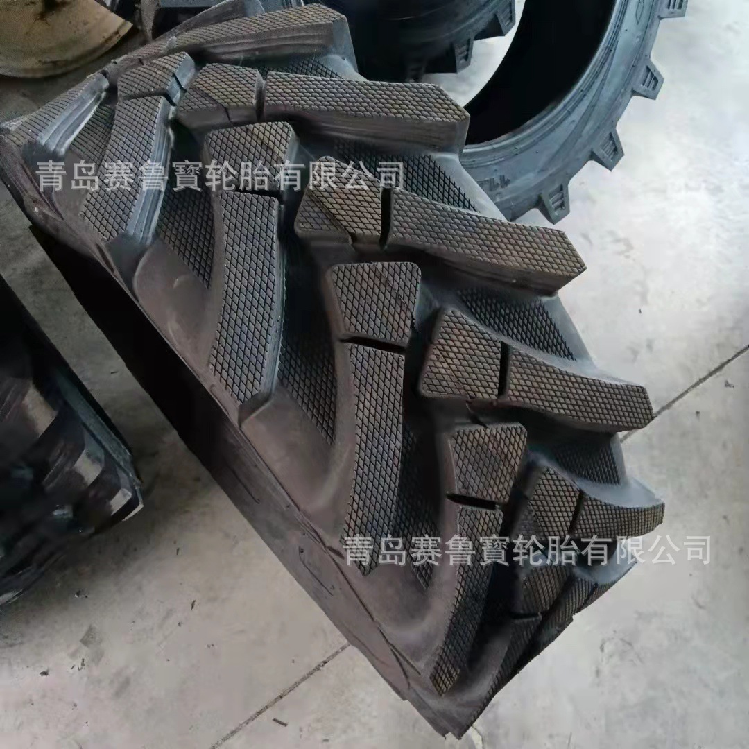520/70-16 工程机械装载机轮胎  人字花纹