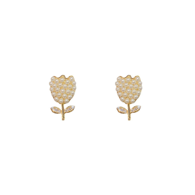 Cute sophisticated small universal earrings pearl