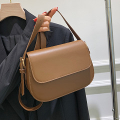 レトロ小衆豆腐包小包さんの新しいファッションは、茶色の小さい方のバッグのシングルバッグの斜め掛けバッグです