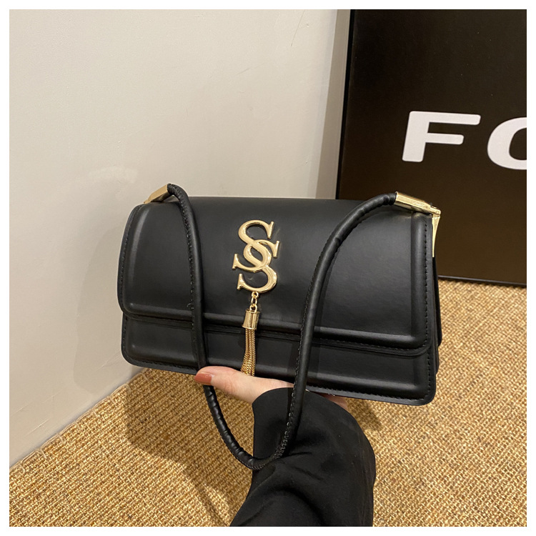 Personalized and Minimalist High-quality and Versatile Korean Version Bag for Women's Bag 2024 Spring New Car Sewn Single Shoulder Underarm Handbag_voghion.com
