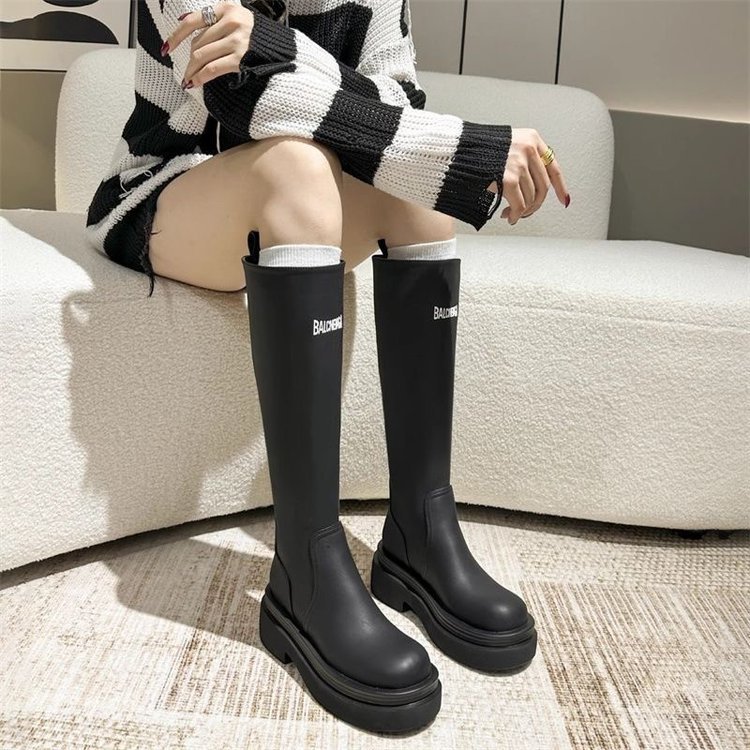 Botas de mujer gorda MM piernas gruesas 2026 otoño y invierno nuevas letras mate botas de caballero de tamaño grande