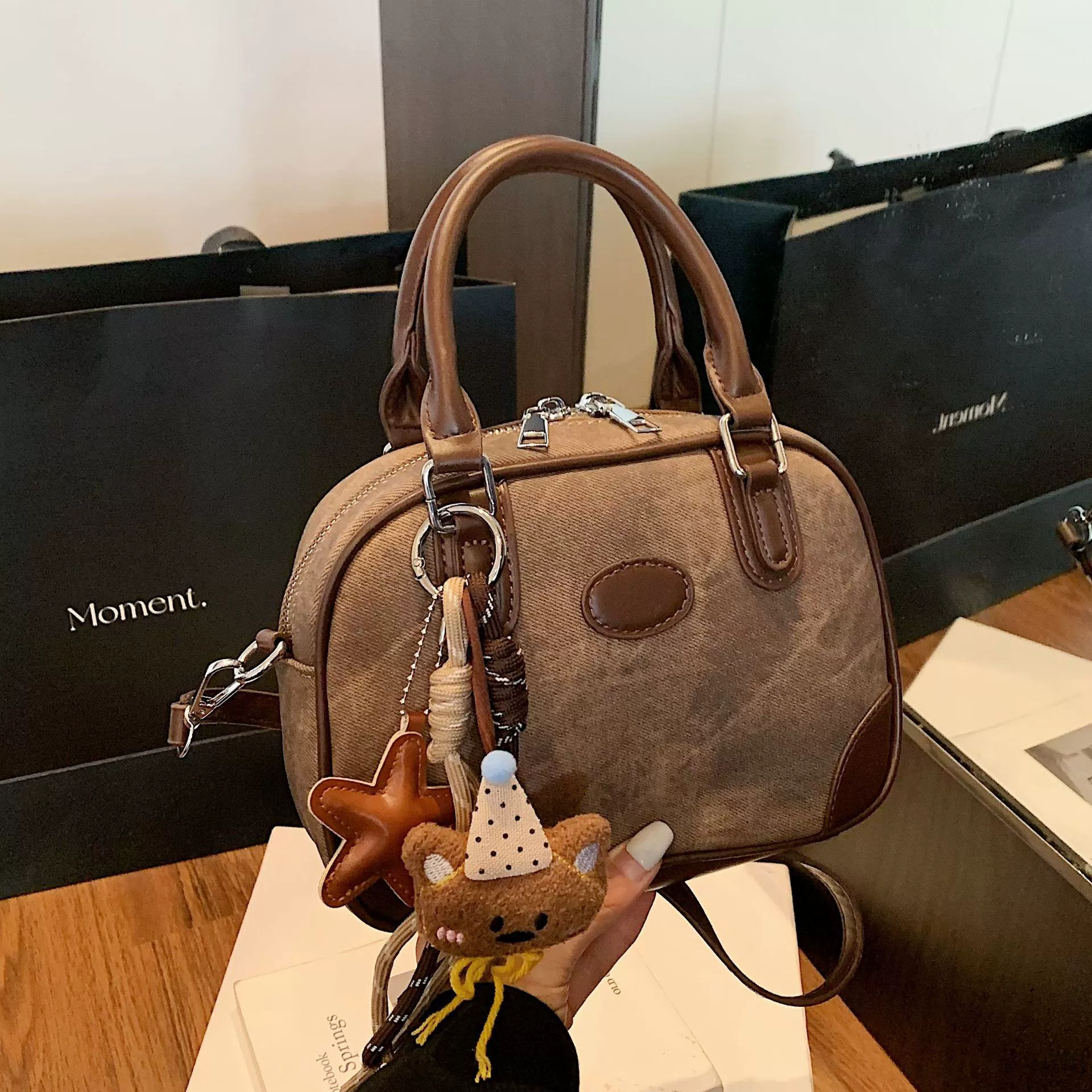 Demi-season retro handheld shoulder bag