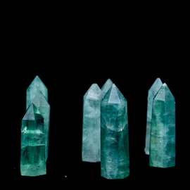 天然绿萤石柱单晶体 水晶原石矿标消磁净化能量石六棱柱摆件批发